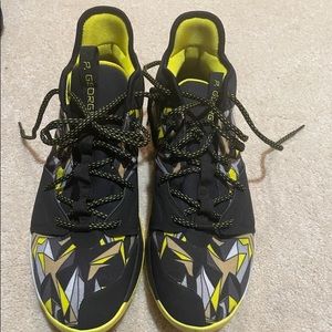 Paul George 3 “Mamba Mentality” . Size 12